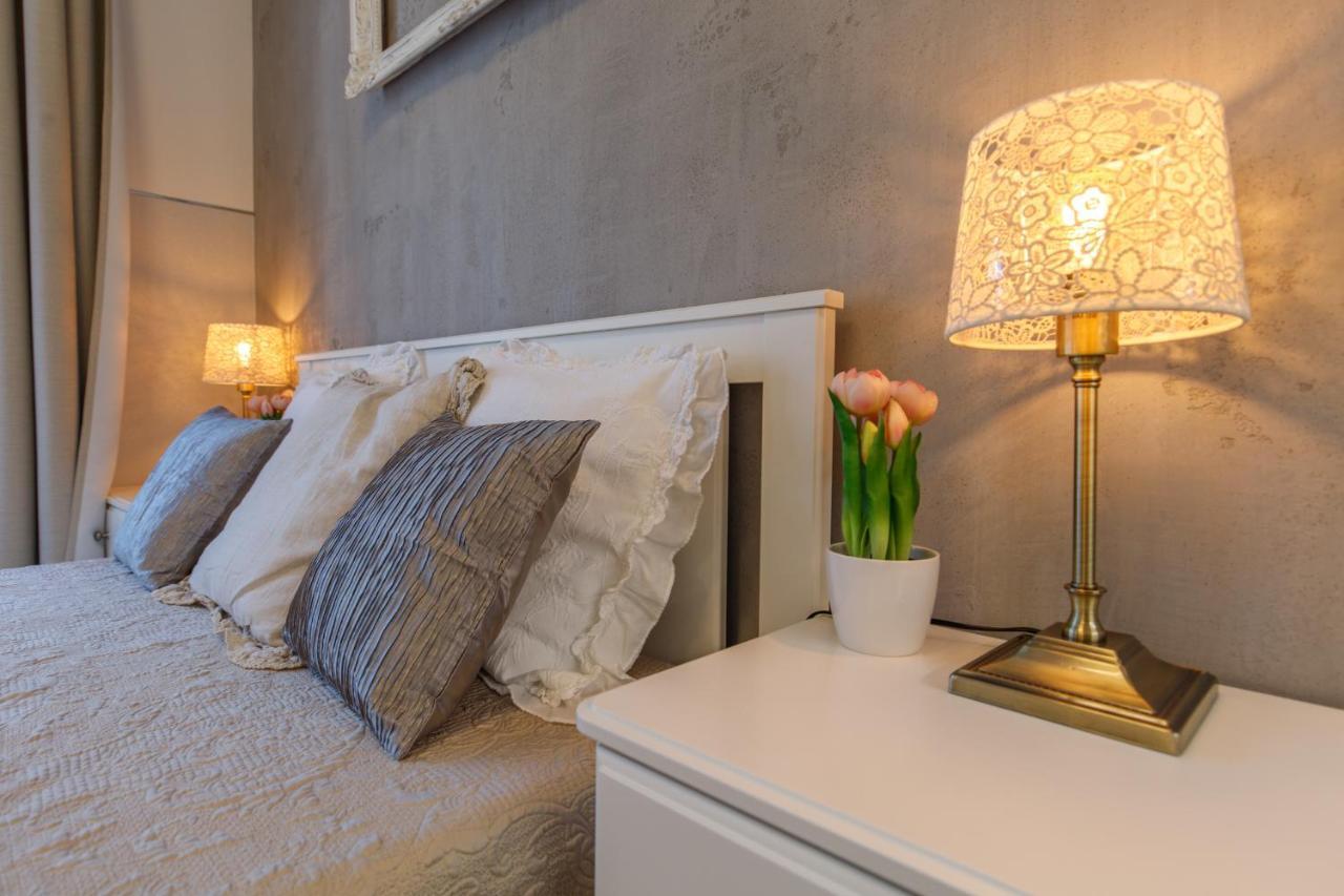 K40 Romantic Deluxe Studio In The City Center Boedapest Buitenkant foto